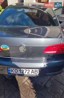Седан Volkswagen Passat 2012 в Рахове