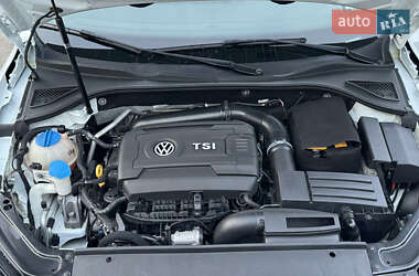 Седан Volkswagen Passat 2016 в 