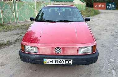 Седан Volkswagen Passat 1993 в 
