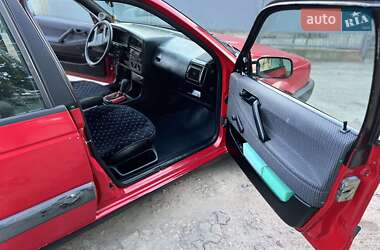 Седан Volkswagen Passat 1993 в 
