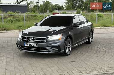 Седан Volkswagen Passat 2016 в Києві
