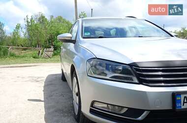 Універсал Volkswagen Passat 2011 в 