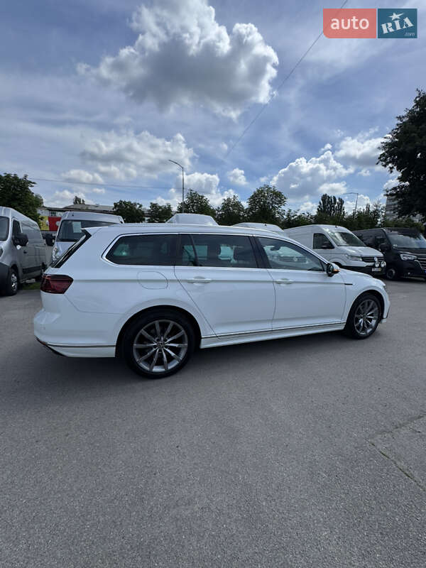 Универсал Volkswagen Passat 2021 в Киеве