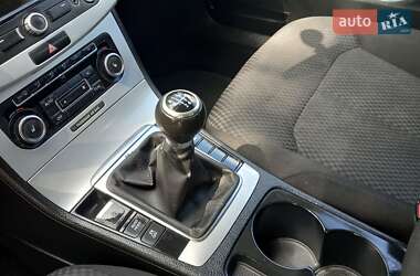 Універсал Volkswagen Passat 2011 в 