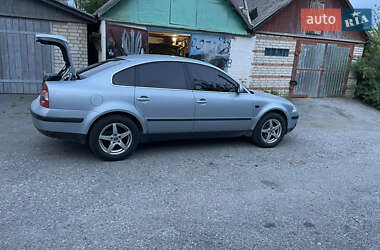Седан Volkswagen Passat 2002 в 
