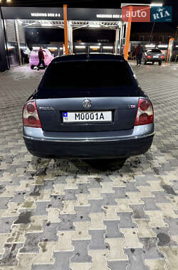 Седан Volkswagen Passat 2004 в 