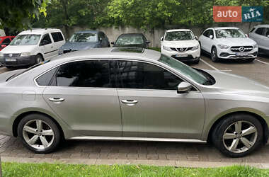 Седан Volkswagen Passat 2013 в 