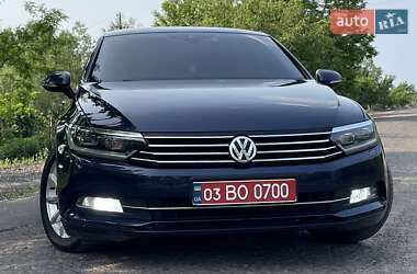 Седан Volkswagen Passat 2015 в 