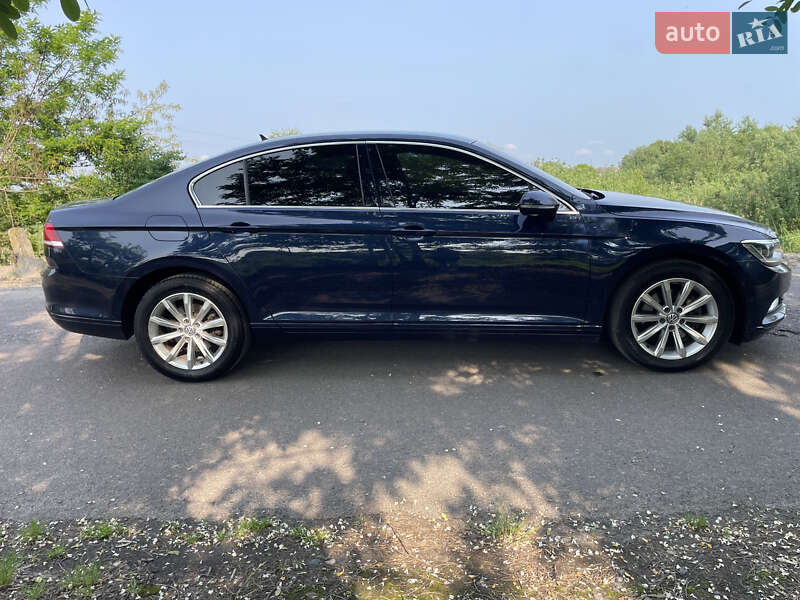 Седан Volkswagen Passat 2015 в Рожище