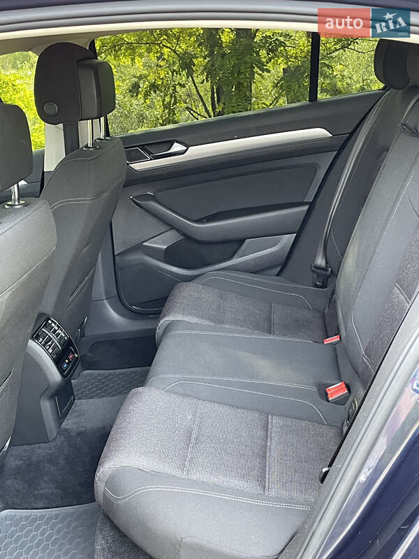 Седан Volkswagen Passat 2015 в Рожище