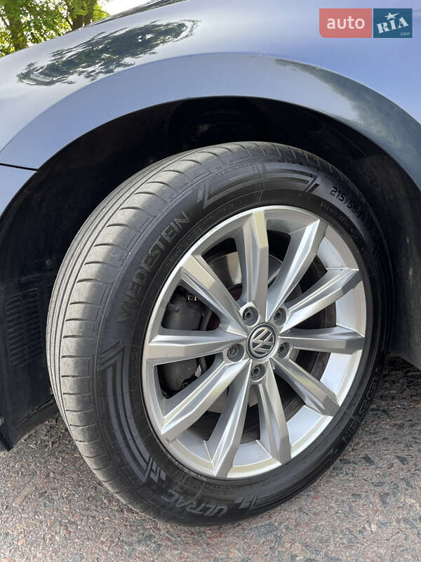 Седан Volkswagen Passat 2015 в Рожище