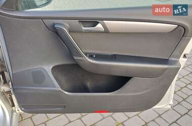 Універсал Volkswagen Passat 2011 в 