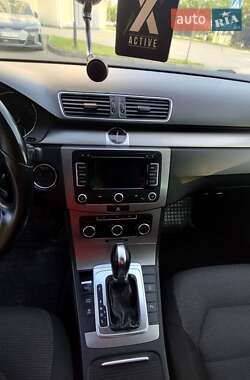 Універсал Volkswagen Passat 2011 в 