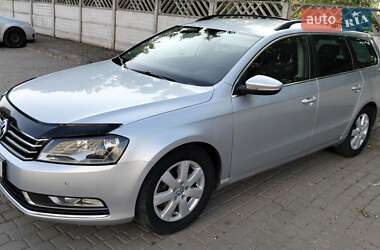 Універсал Volkswagen Passat 2011 в 