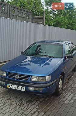 Седан Volkswagen Passat 1994 в Києві
