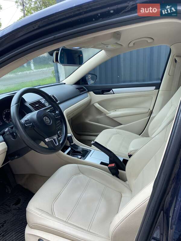 Седан Volkswagen Passat 2012 в Киеве