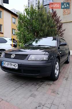 Универсал Volkswagen Passat 2000 в 