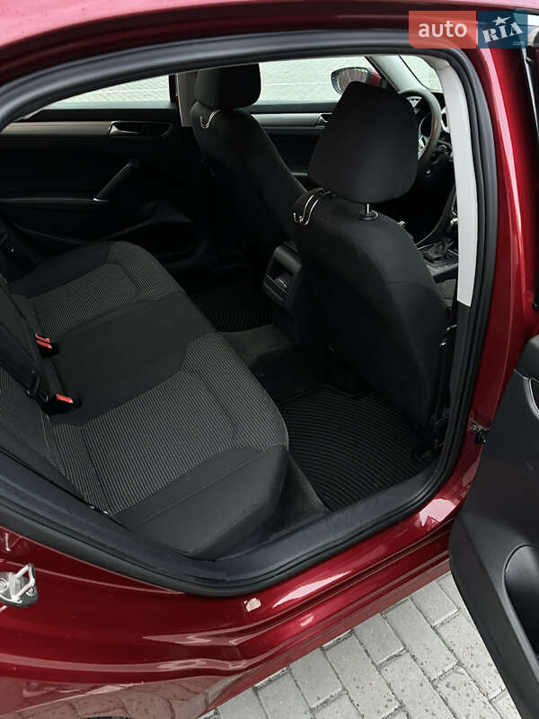 Седан Volkswagen Passat 2015 в Черкасах