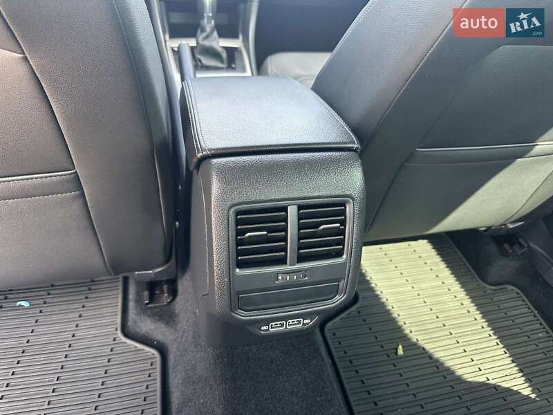 Седан Volkswagen Passat 2019 в Виннице