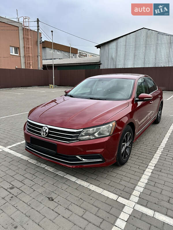 Седан Volkswagen Passat 2015 в Черкасах