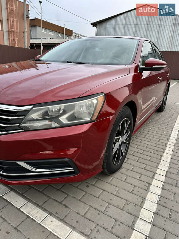 Седан Volkswagen Passat 2015 в Черкасах