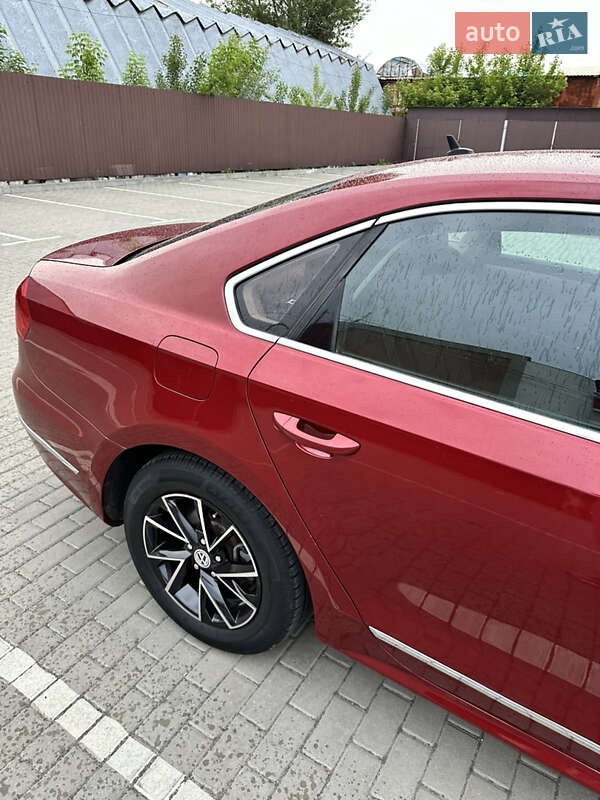 Седан Volkswagen Passat 2015 в Черкасах