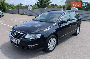 Универсал Volkswagen Passat 2010 в Ровно