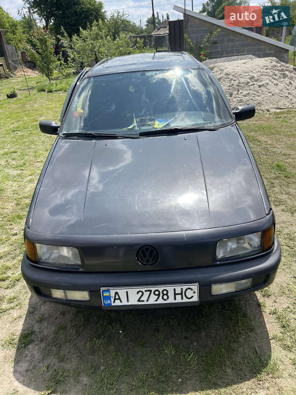 Седан Volkswagen Passat 1989 в Барышевке