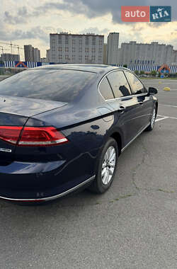 Седан Volkswagen Passat 2015 в 