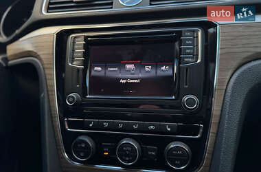 Седан Volkswagen Passat 2016 в 