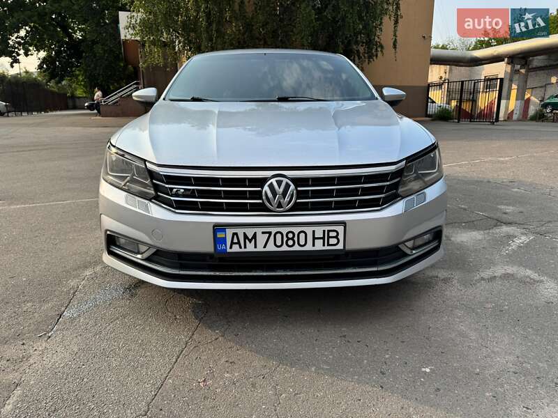 Седан Volkswagen Passat 2017 в Киеве