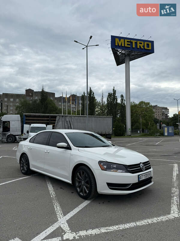 Седан Volkswagen Passat 2014 в Івано-Франківську