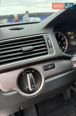 Седан Volkswagen Passat 2014 в 