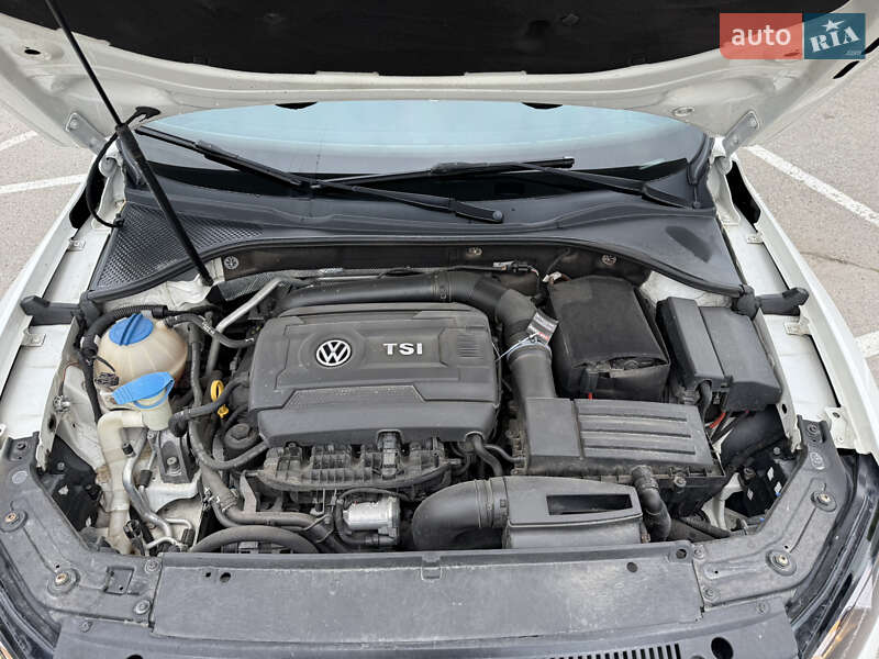 Седан Volkswagen Passat 2014 в Івано-Франківську