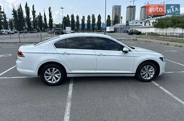 Седан Volkswagen Passat 2018 в 
