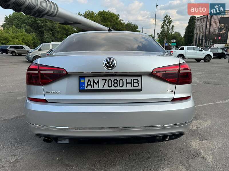 Седан Volkswagen Passat 2017 в Киеве