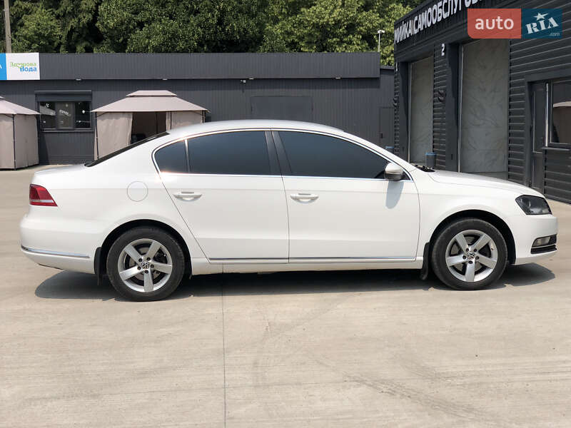 Седан Volkswagen Passat 2011 в Дніпрі
