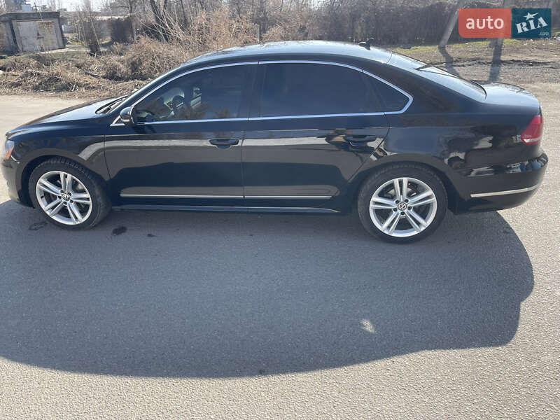 Седан Volkswagen Passat 2012 в Дніпрі