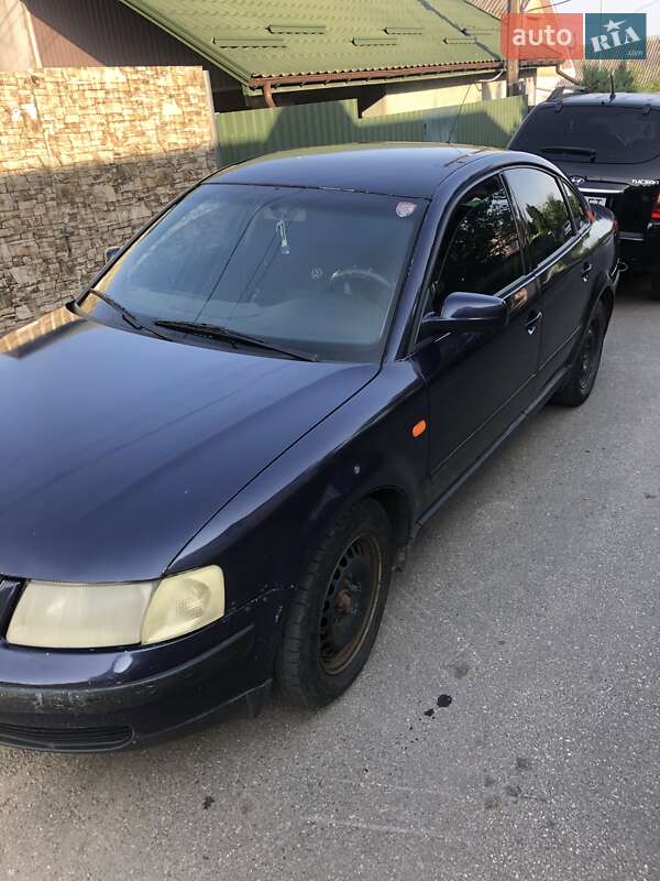 Седан Volkswagen Passat 1998 в Хмельницком