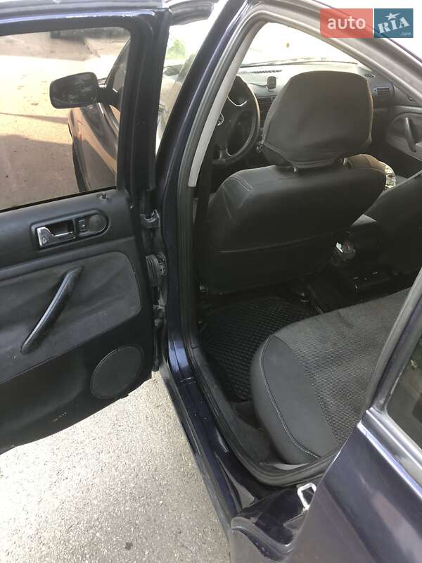 Седан Volkswagen Passat 1998 в Хмельницком