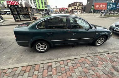 Седан Volkswagen Passat 2001 в 