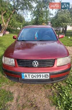 Седан Volkswagen Passat 1997 в Верховині