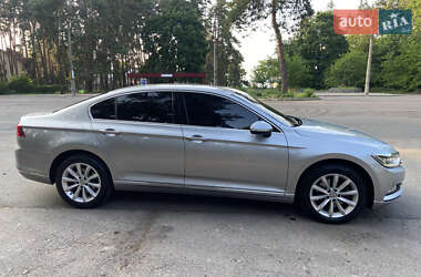 Седан Volkswagen Passat 2018 в Черкасах