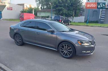 Седан Volkswagen Passat 2012 в Житомире