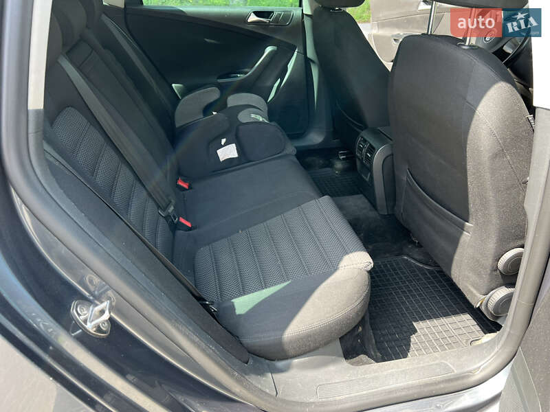 Универсал Volkswagen Passat 2009 в Самборе