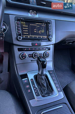 Седан Volkswagen Passat 2012 в 