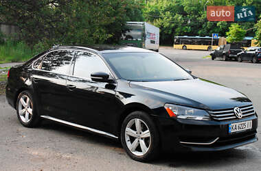 Седан Volkswagen Passat 2012 в Киеве