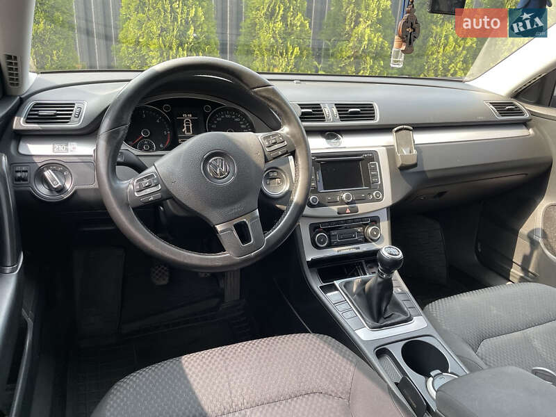 Универсал Volkswagen Passat 2011 в Коростене