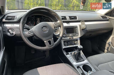 Универсал Volkswagen Passat 2011 в 