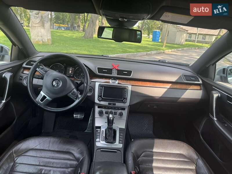 Універсал Volkswagen Passat 2012 в Теофіполі